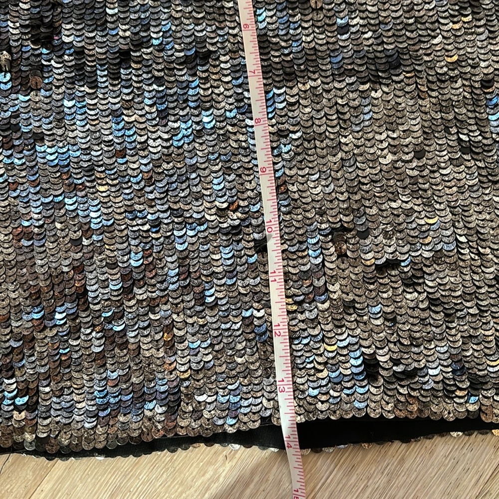 Silver sequin mini! - Picture 5 of 5